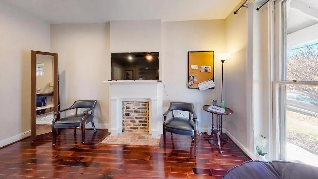 New! Renovated Townhome W/ Putting Green & Patio! Richmond United States